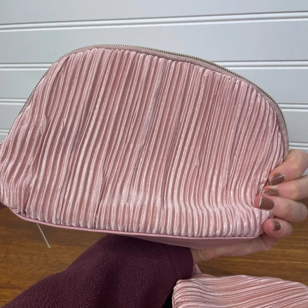 Ulta Beauty Pink Makeup Bags - Picture 7 of 11